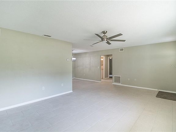 3rd image of 30 Lake Dr