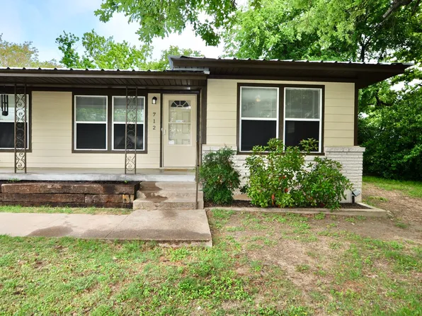 712 W Bridge St, Weatherford, TX 76086