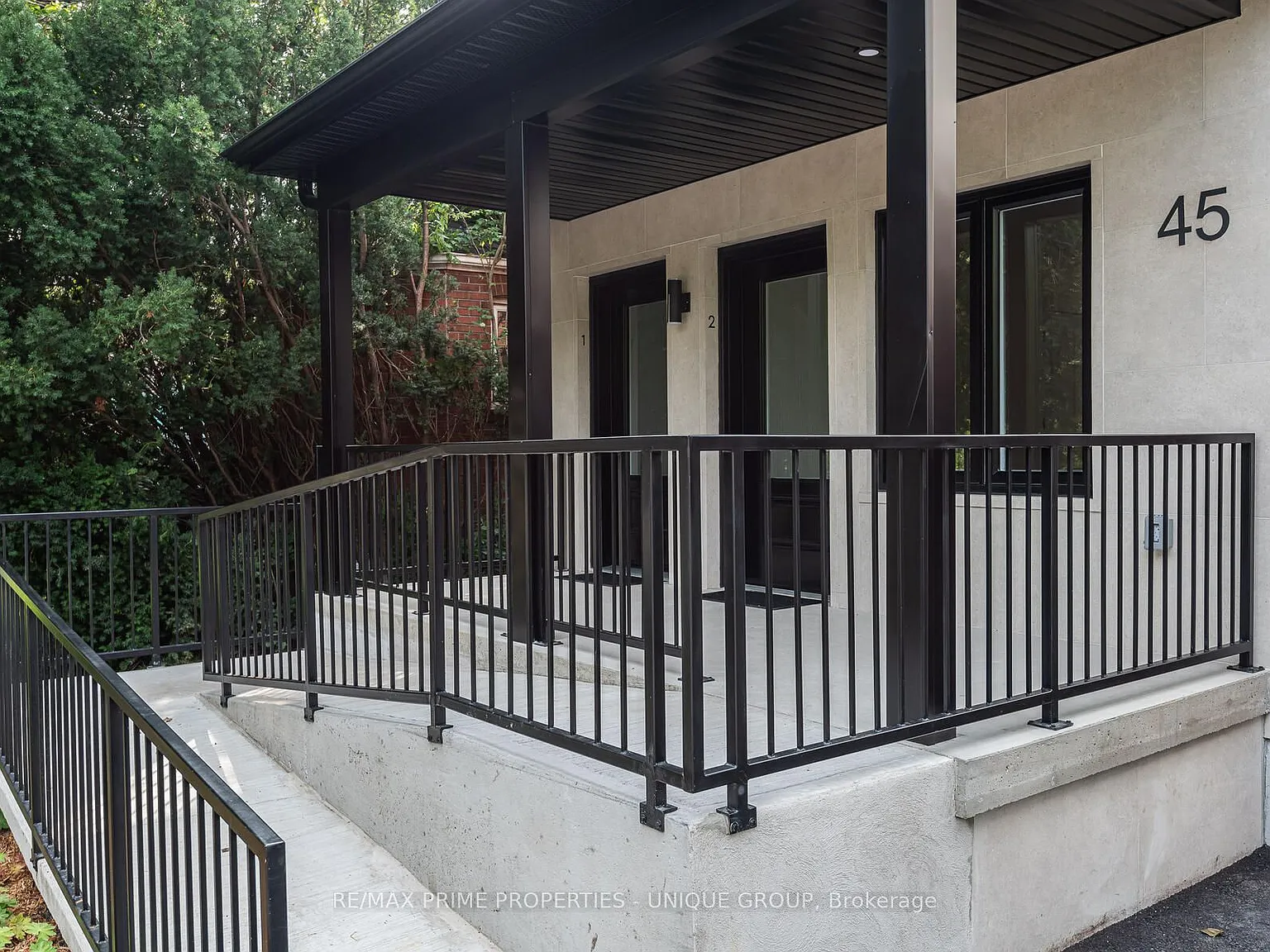 45 Astoria Ave — Photo 2
