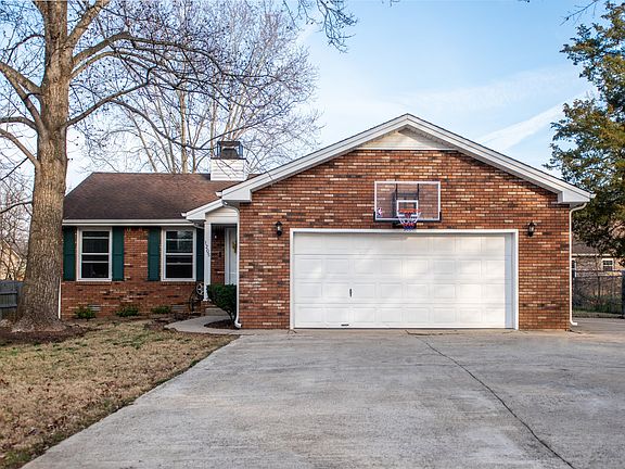 2nd image of 1205 Woodbridge Dr