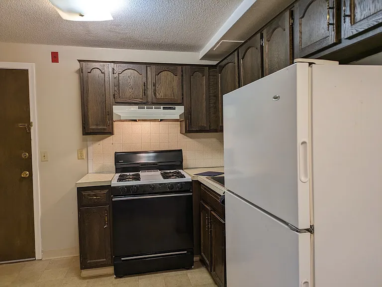 14 Tiffany Rd #2 — Photo 2
