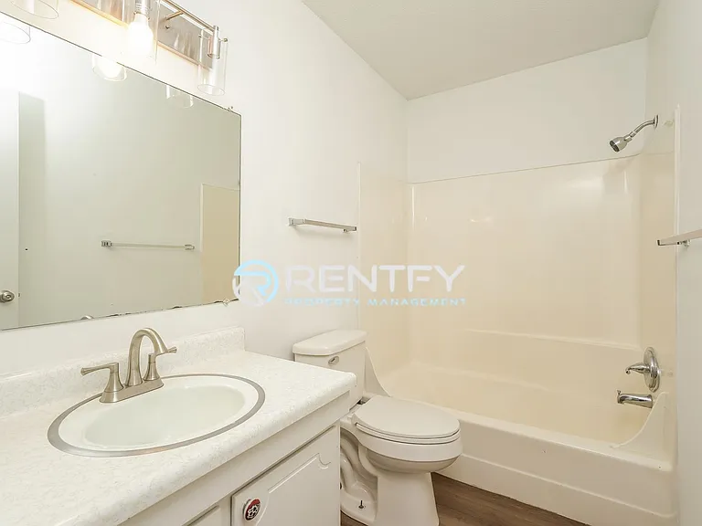 2205 Sunderland Rd — Photo 9