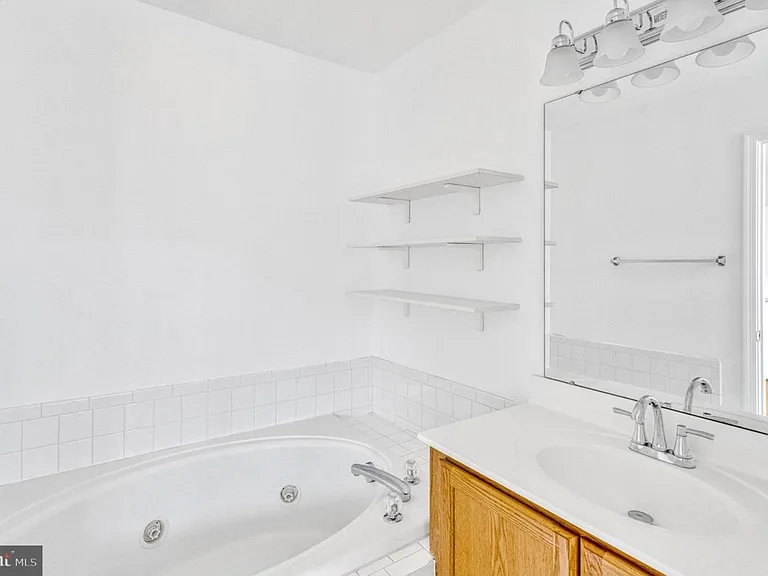 4062 Cressida Pl — Photo 6