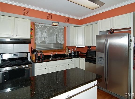 4th image of 2513 East Ave