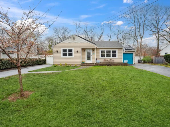 15 Hopes Avenue, Holtsville, NY 11742