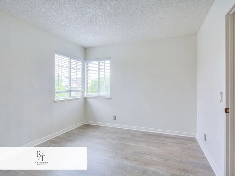 13006 Parkview Dr — Photo 34