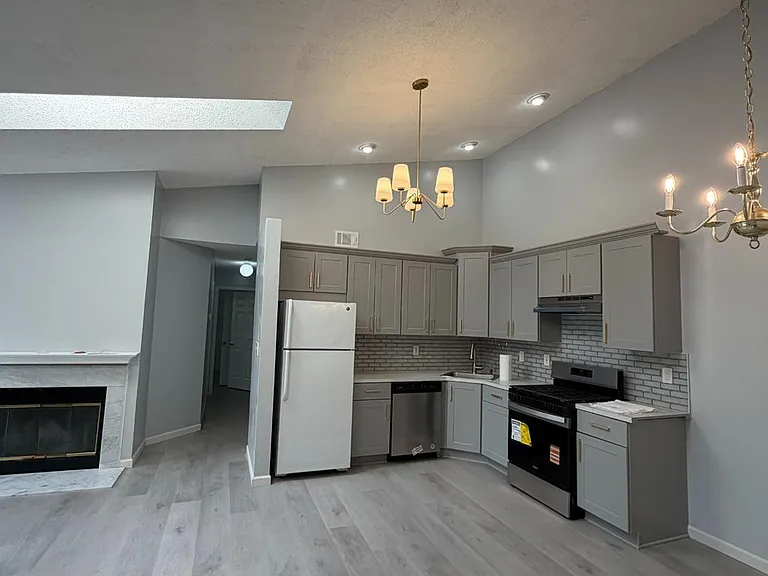 3214 Winder Dr — Photo 3