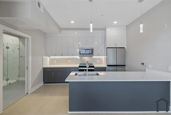 1 bed, $2,500 — Photo 2