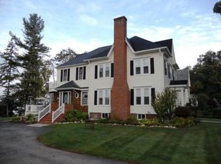 28 Winnicoash St, Laconia, NH 03246