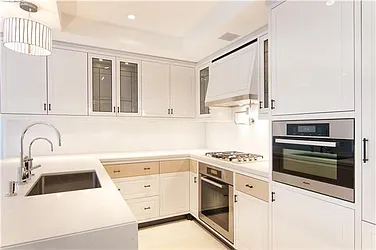 Rented by R New York