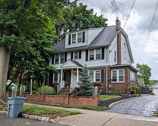 2nd image of 17 Cliff St