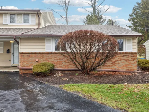 525 Liberty Dr APT A, Huron, OH 44839