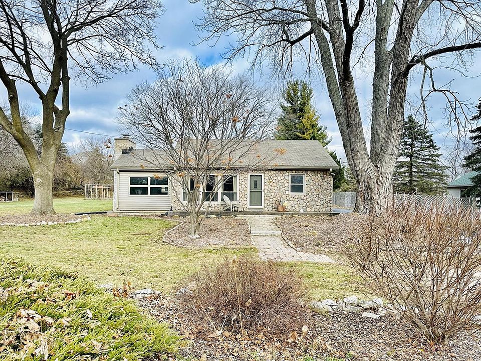3416 Summit AVENUE, Waukesha, WI 53188 Zillow
