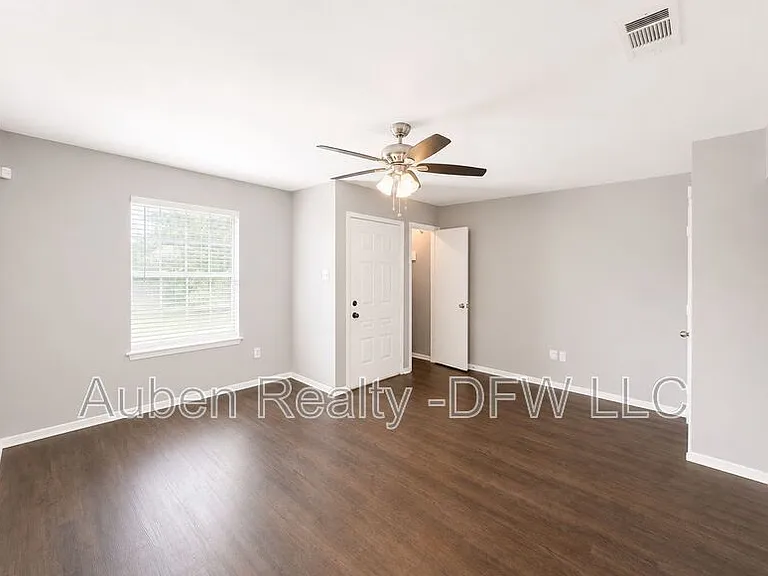 509 S Beverly St #3 — Photo 2