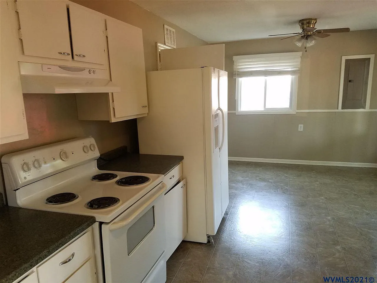 658 Browning Avenue South - 1 — Photo 2