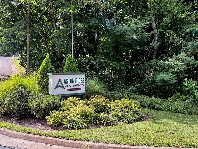 Aston Ridge Apartments — Photo 1