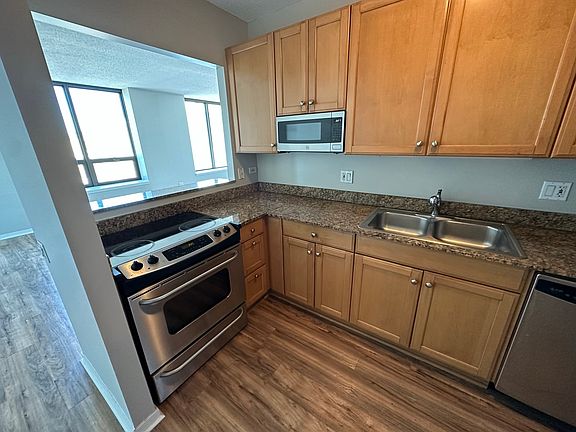 5th image of 400 N La Salle Dr APT 1101
