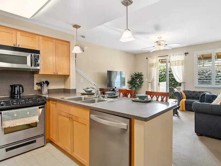 92-1504 Aliinui Dr — Photo 3
