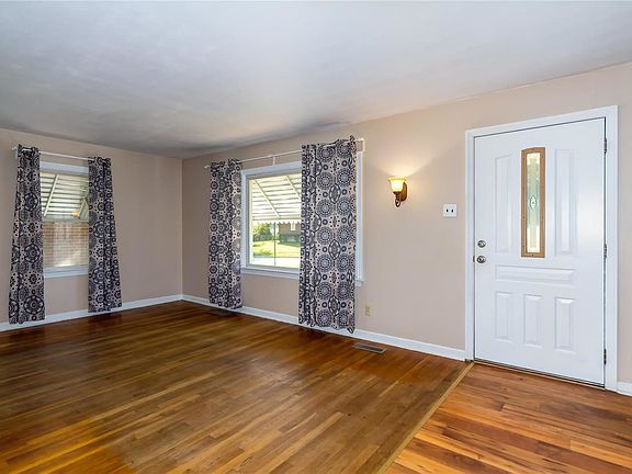 3rd image of 10627 Saint Stephen Ln