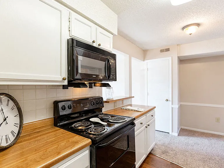 Classic Kitchen - 1 Bedroom