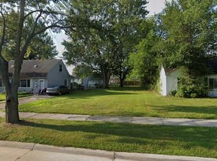 17090 Lincoln Ave, Eastpointe, MI 48021