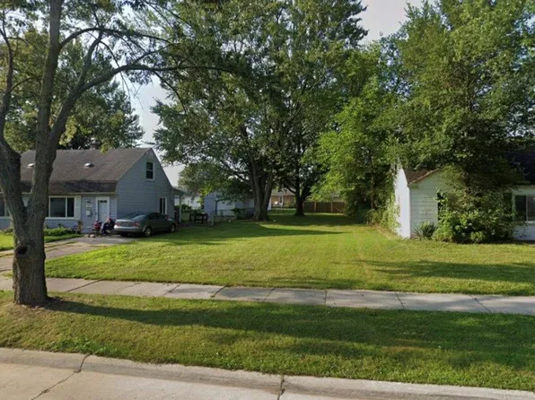 17090 Lincoln Ave, Eastpointe, MI 48021