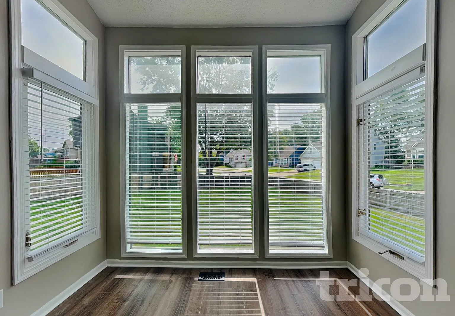 6449 Roundtree St Shawnee KS — Photo 4
