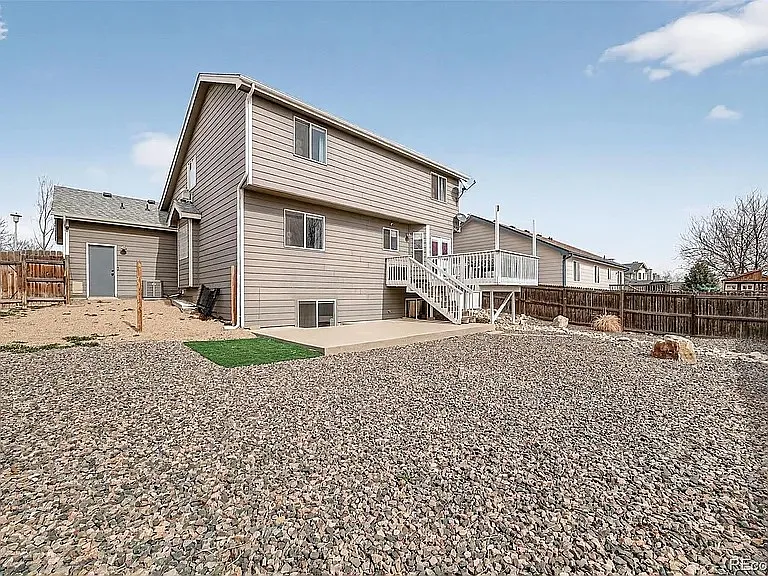 1904 Greenbriar Ct — Photo 4
