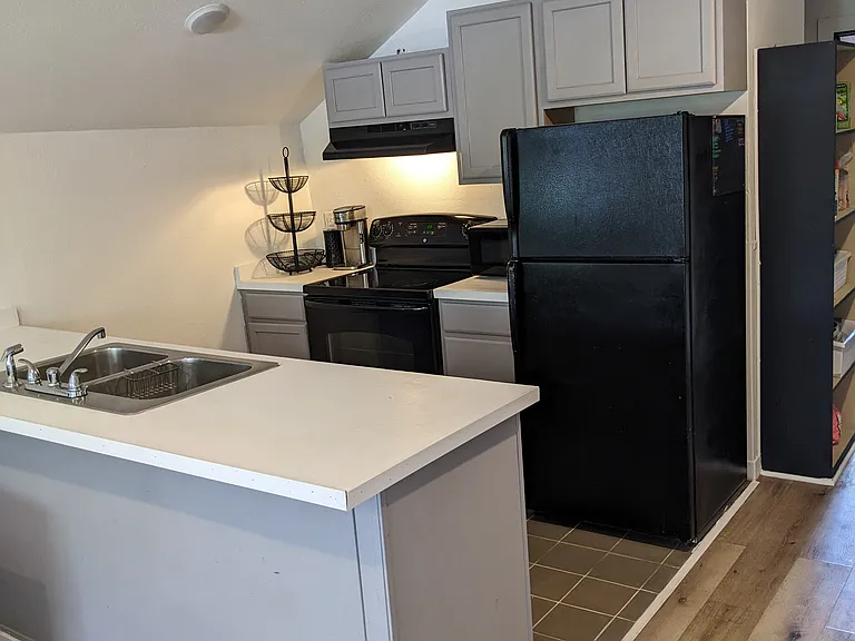 912 N Chestnut St #2 — Photo 9