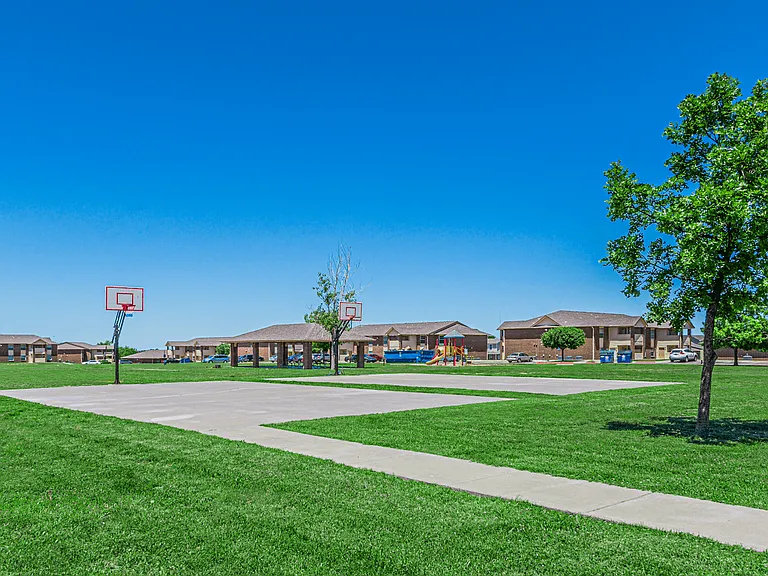 Cathy's Pointe Apartments — Photo 8