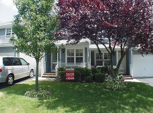 29 Maple Wing Dr, Central Islip, NY 11722
