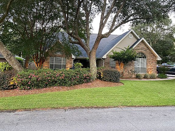 3rd image of 1671 Parkside Cir