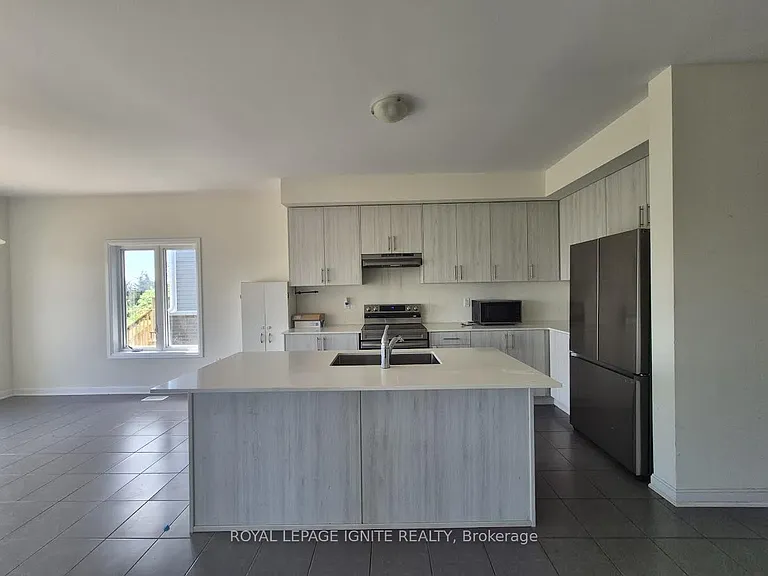 137 Gildersleeve Blvd — Photo 2