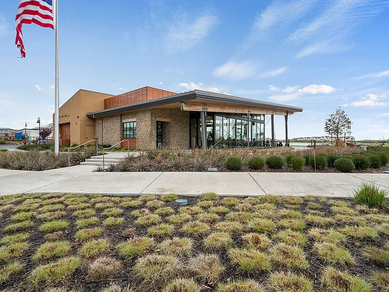 2408 Lake Club Dr — Photo 30