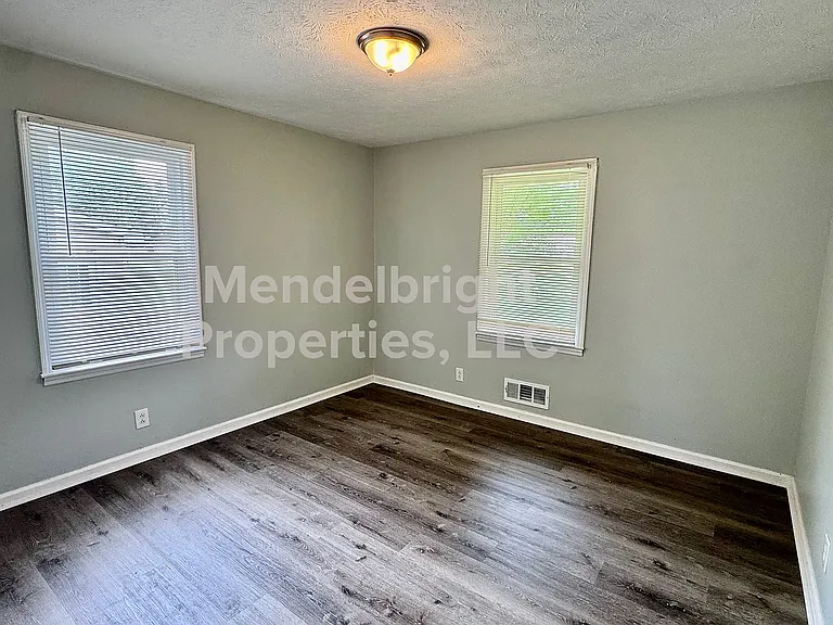 826 Tanner Rd — Photo 14