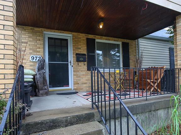 3rd image of 972 Woodbriar Ln
