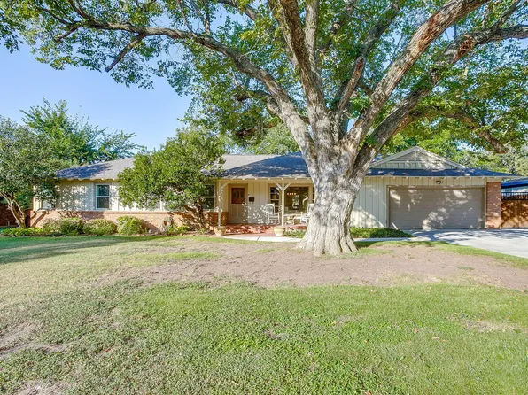 3962 Shannon Dr, Fort Worth, TX 76116
