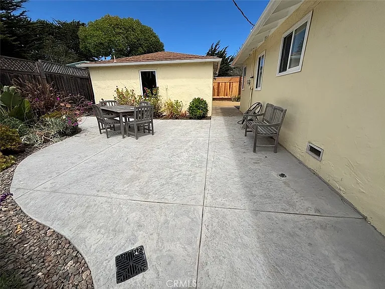 265 Chatham Ln — Photo 3