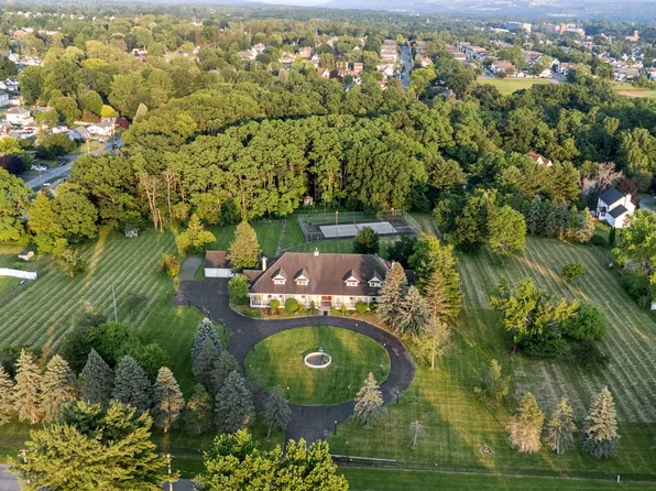 9 University Place, Amsterdam, NY 12010