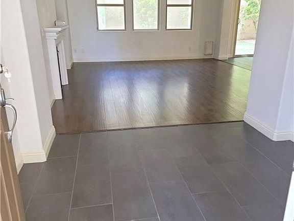 3rd image of 343 Botanic Gardens Dr