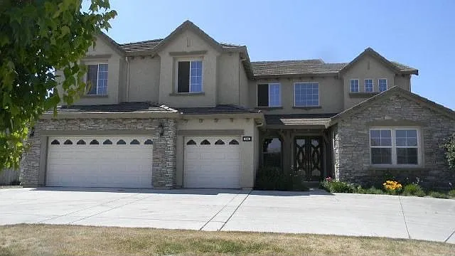630 W Colony Rd photo 1