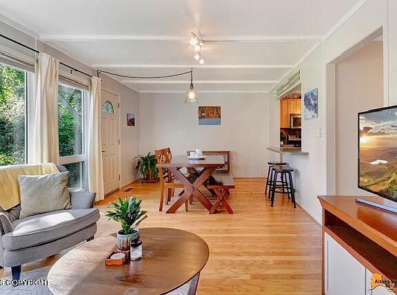 3rd image of 1815 Bunker St #21