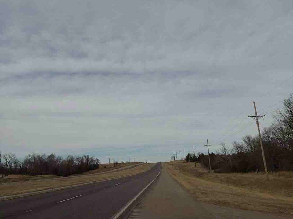 2nd image of 890188 S Hwy 99
