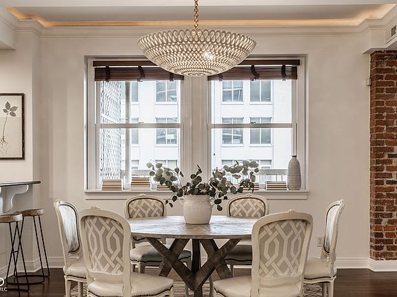 3rd image of 110 E Washington St #900