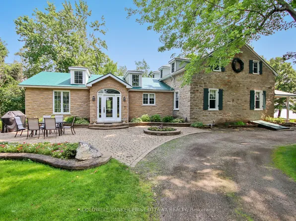 100 Loch End Rd, Beckwith, ON K7C 0S9