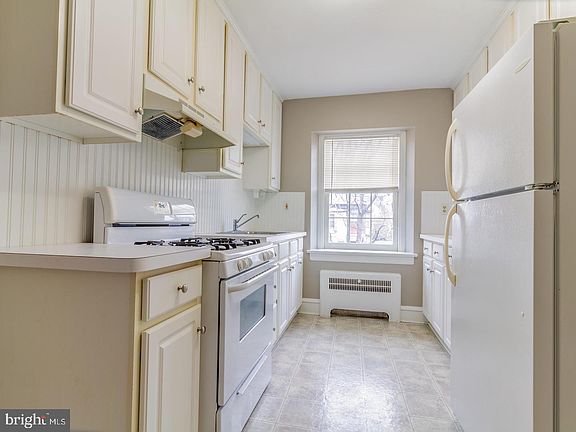 3rd image of 709 N Broom St APT 6