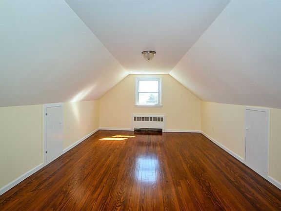 5th image of 590 Dianne St