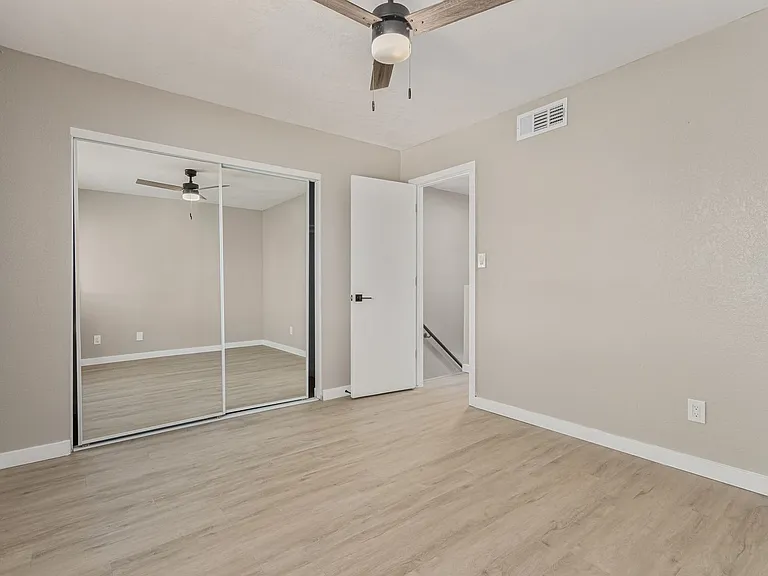 736 S Farmer Ave — Photo 16