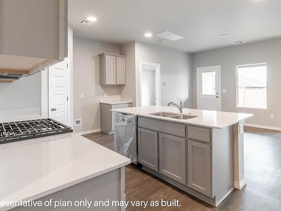 2nd image of 2029 SW 45th St