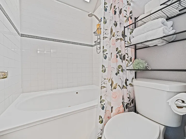 8629 Kinghaven St — Photo 25